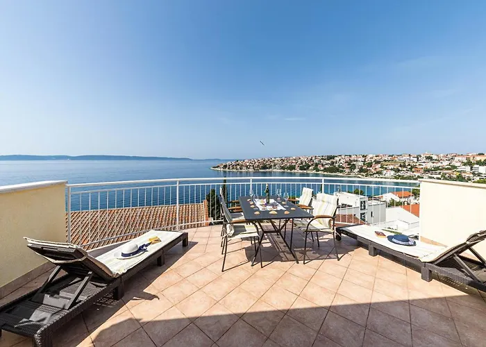 Apartments Villa Nea Leona