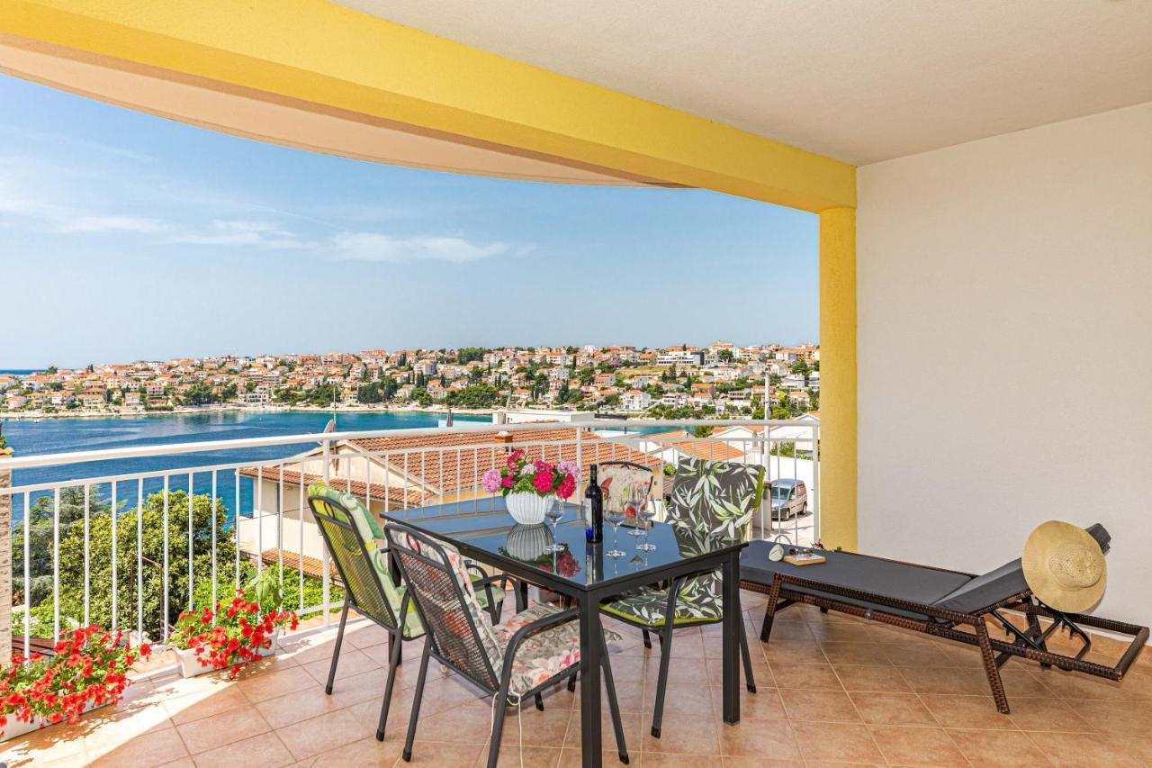 Apartment Nea Leona Trogir