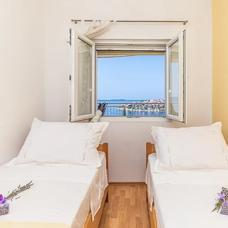 Apartments Villa Nea Leona Trogir Exterior photo