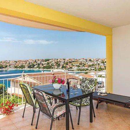 Apartments Villa Nea Leona Trogir Exterior photo