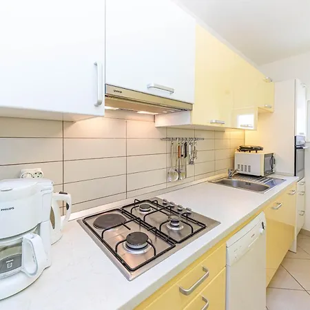 Apartments Villa Nea Leona Trogir Exterior photo