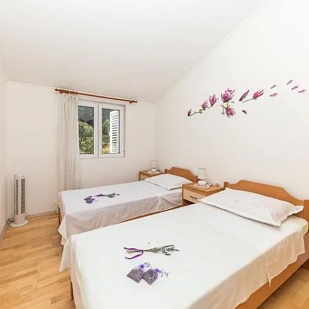Apartments Villa Nea Leona Trogir Exterior photo