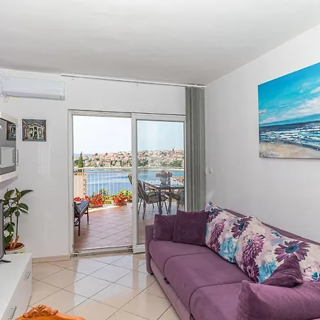 Apartments Villa Nea Leona Trogir Exterior photo
