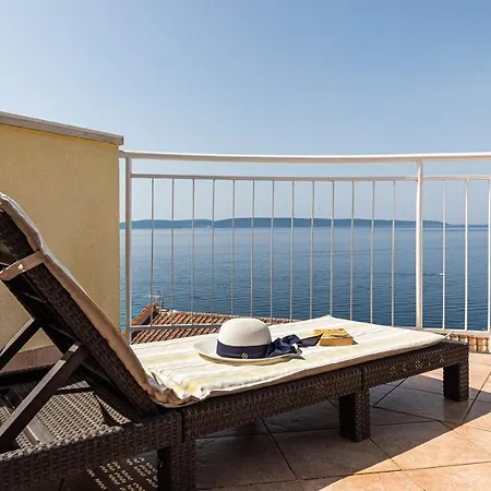 Apartments Villa Nea Leona Trogir Exterior photo