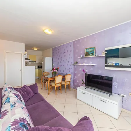Apartments Villa Nea Leona Trogir Exterior photo