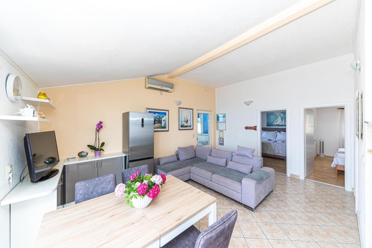 Apartamento Nea Leona *